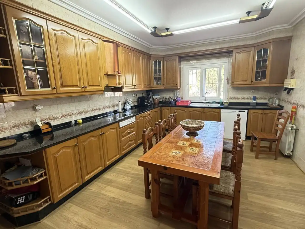 Cocina de Casa o chalet en venta en Elche / Elx con Aire acondicionado, Calefacción y Jardín privado