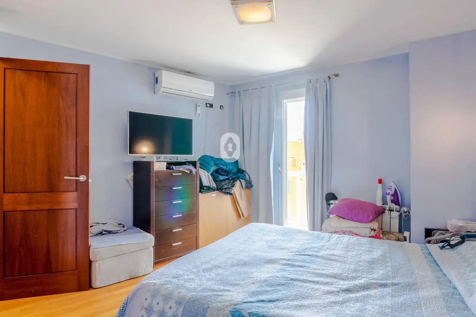 Schlafzimmer von Dachboden zum Verkauf in Pollença mit Klimaanlage, Heizung und Parkett