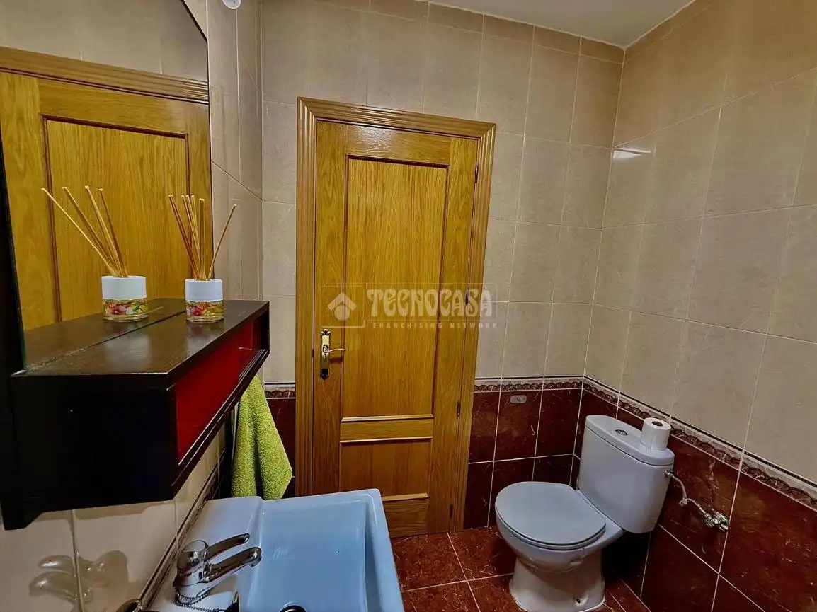 Baño de Casa adosada en venta en Lominchar con Aire acondicionado, Calefacción y Jardín privado