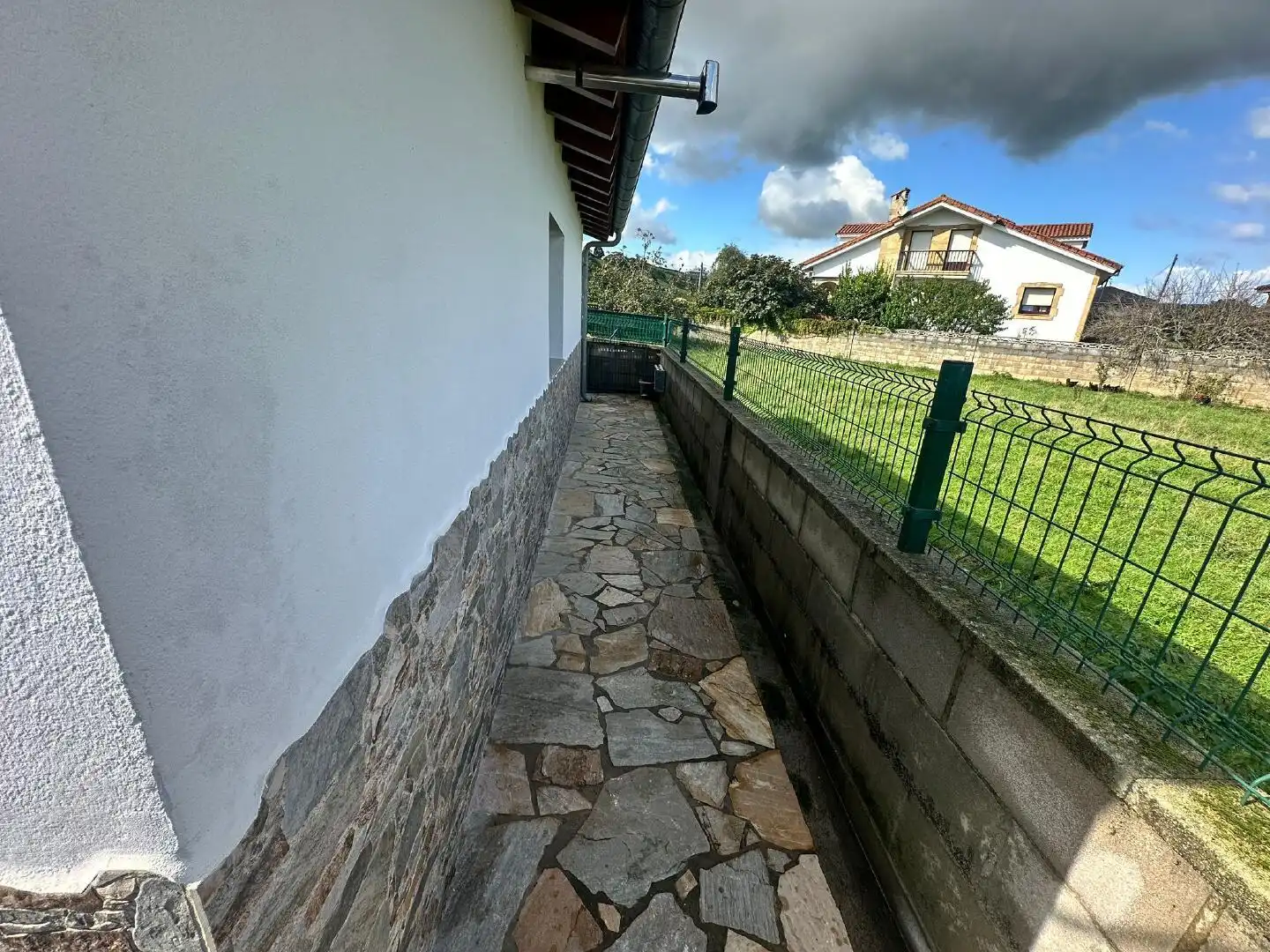 Vista exterior de Casa o chalet en venta en Camargo