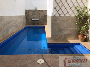 Casa con piscina in vendita a Torredonjimeno