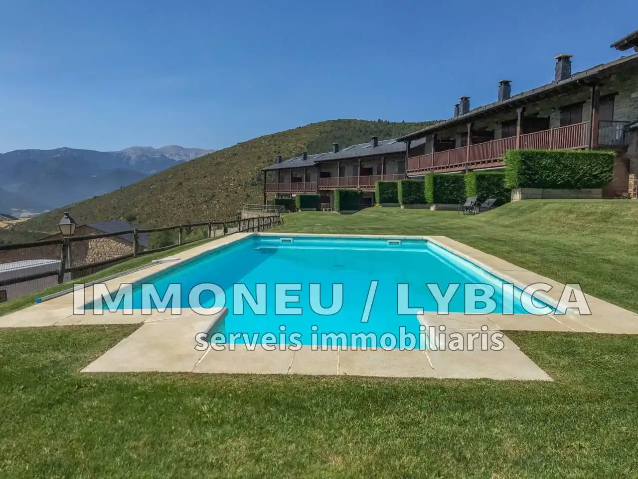 Piscina de Casa o chalet en venta en Bellver de Cerdanya con Calefacción, Parquet y Terraza
