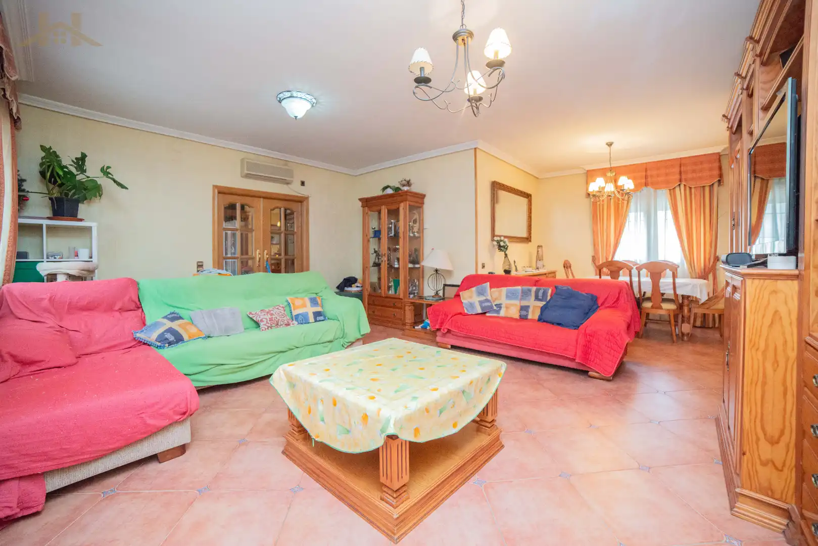 Sala d'estar de Casa adosada en venda en Ciempozuelos amb Aire condicionat, Calefacció i Jardí privat