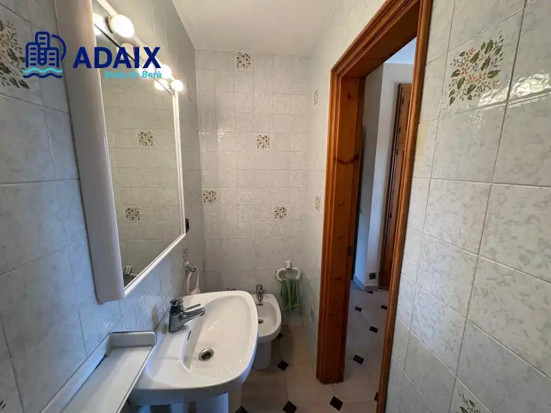 Baño de Casa o chalet en venta en Roda de Berà con Terraza, Trastero y Horno