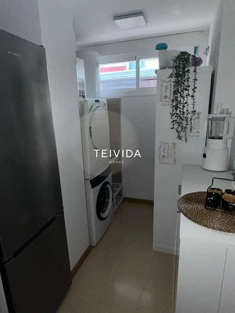Habitación de Piso en venta en Arona con Terraza, Trastero y Piscina