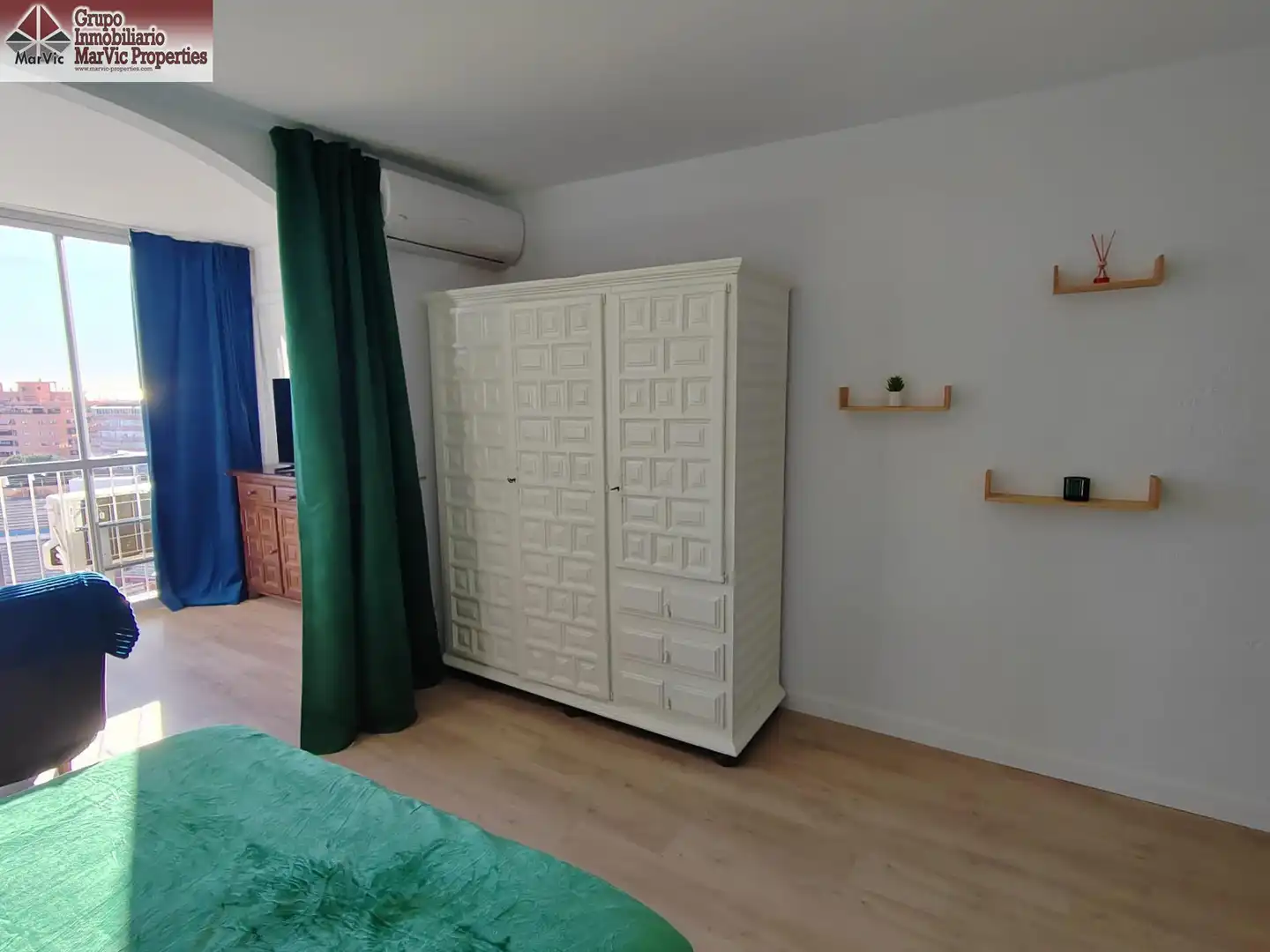 Dormitori de Apartament en venda en Benidorm amb Aire condicionat, Jardí privat i Moblat