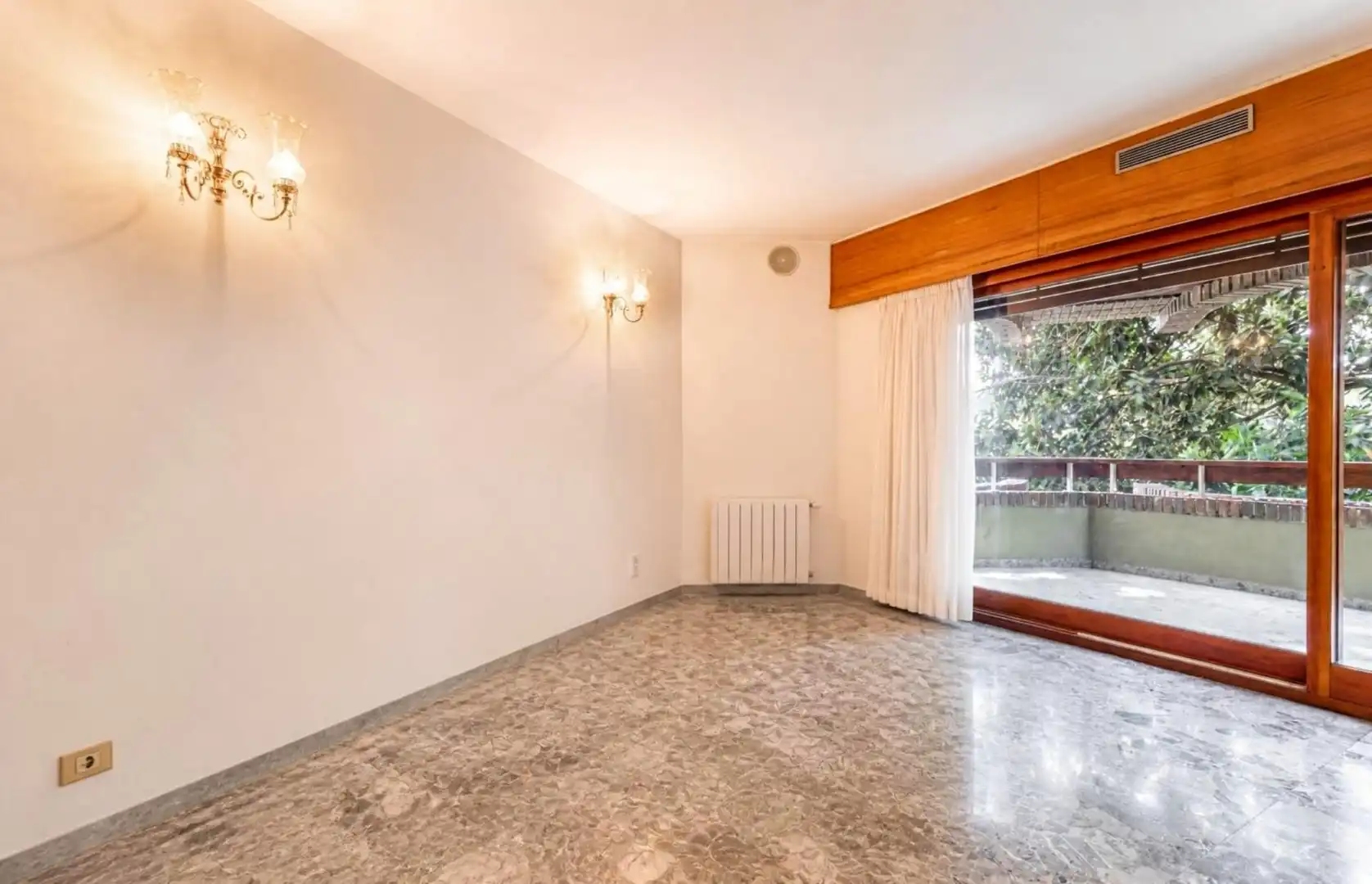 Sala d'estar de Pis de lloguer en Valencia amb Aire condicionat, Calefacció i Terrassa