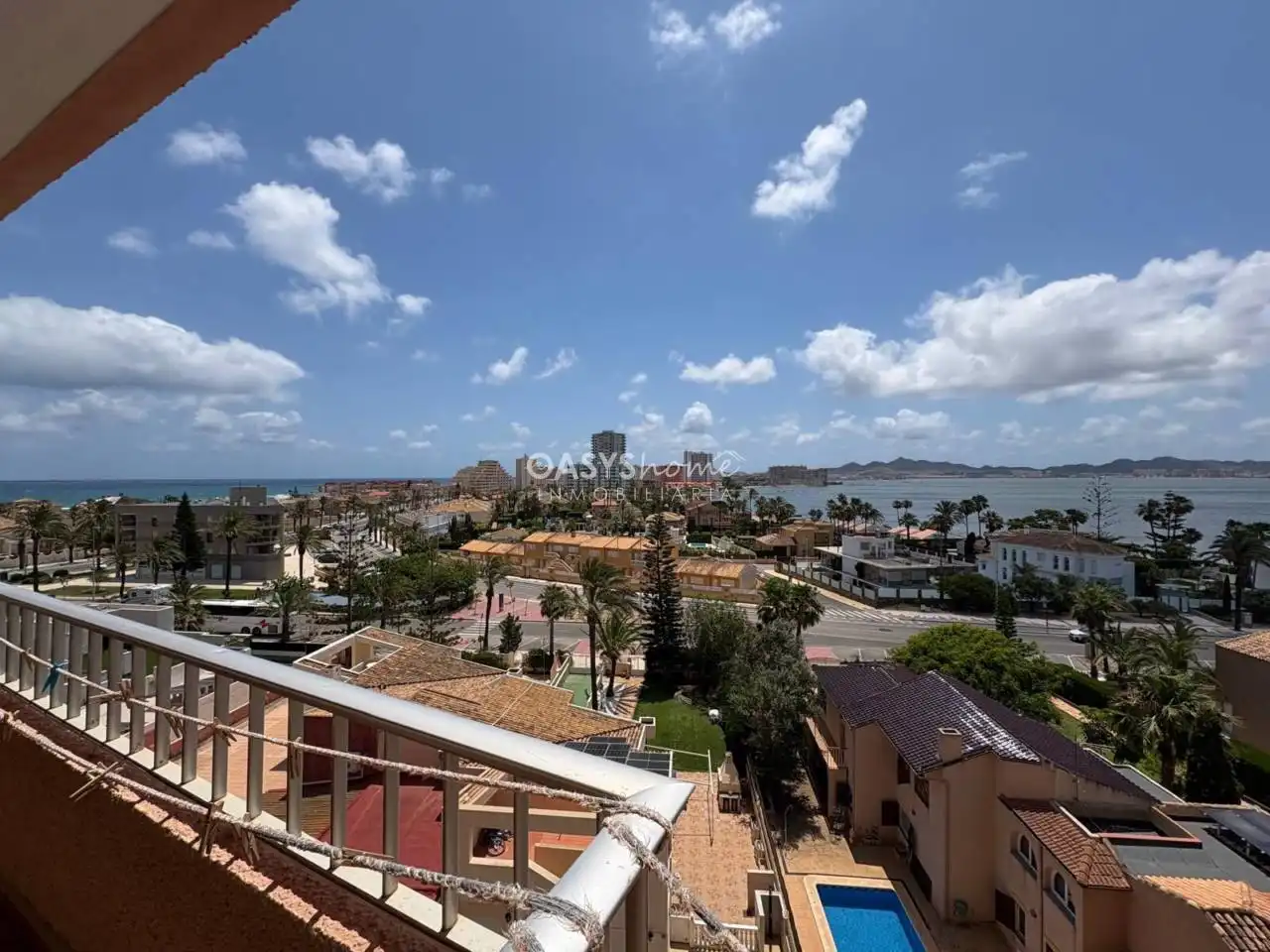 Vista exterior de Piso en venta en La Manga del Mar Menor con Terraza