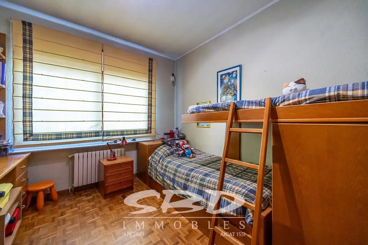 Dormitori de Casa o xalet en venda en Barberà del Vallès amb Aire condicionat, Calefacció i Terrassa
