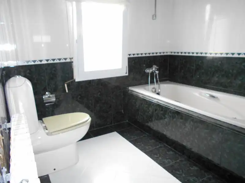 Bathroom of Duplexes for sale in Narón  with Heating, Parquet flooring and Furnished