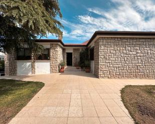 Garden of House or chalet for sale in Linares  with Air Conditioner, Terrace and Swimming Pool