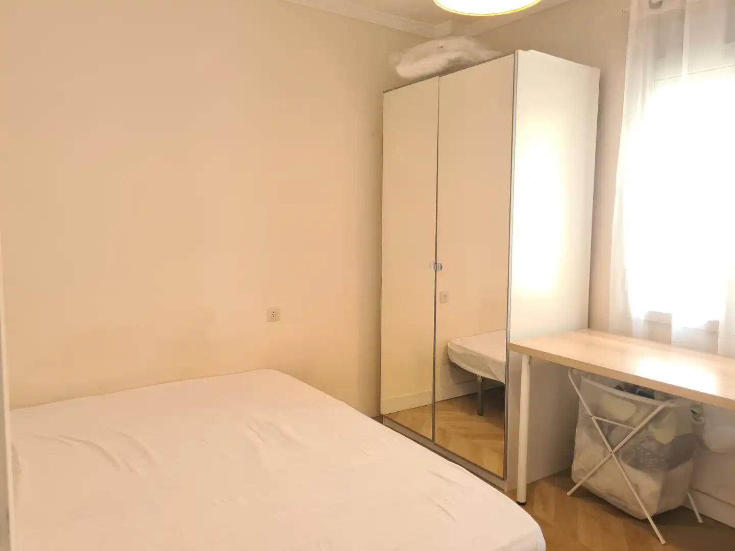 Bedroom of Flat for sale in Sevilla  with Air Conditioner, Storage room and Balcony