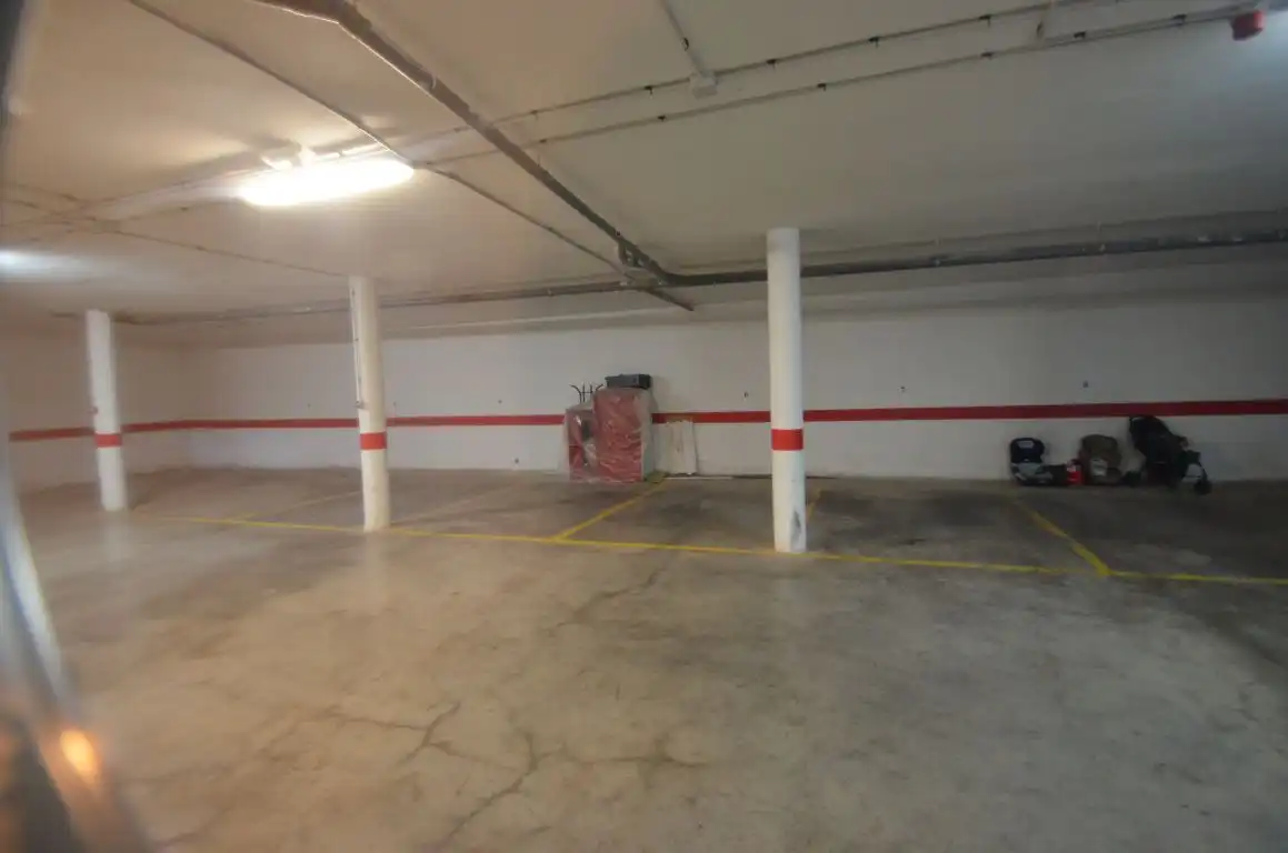 Parking de Piso de alquiler en Roquetas de Mar con Terraza, Amueblado y Piscina comunitaria