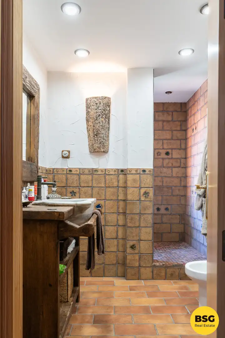 Baño de Casa o chalet en venta en Rivas-Vaciamadrid con Aire acondicionado, Amueblado y Piscina comunitaria