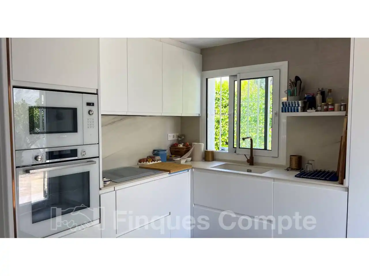Cuina de Casa o xalet en venda en Roda de Berà amb Aire condicionat, Jardí privat i Terrassa