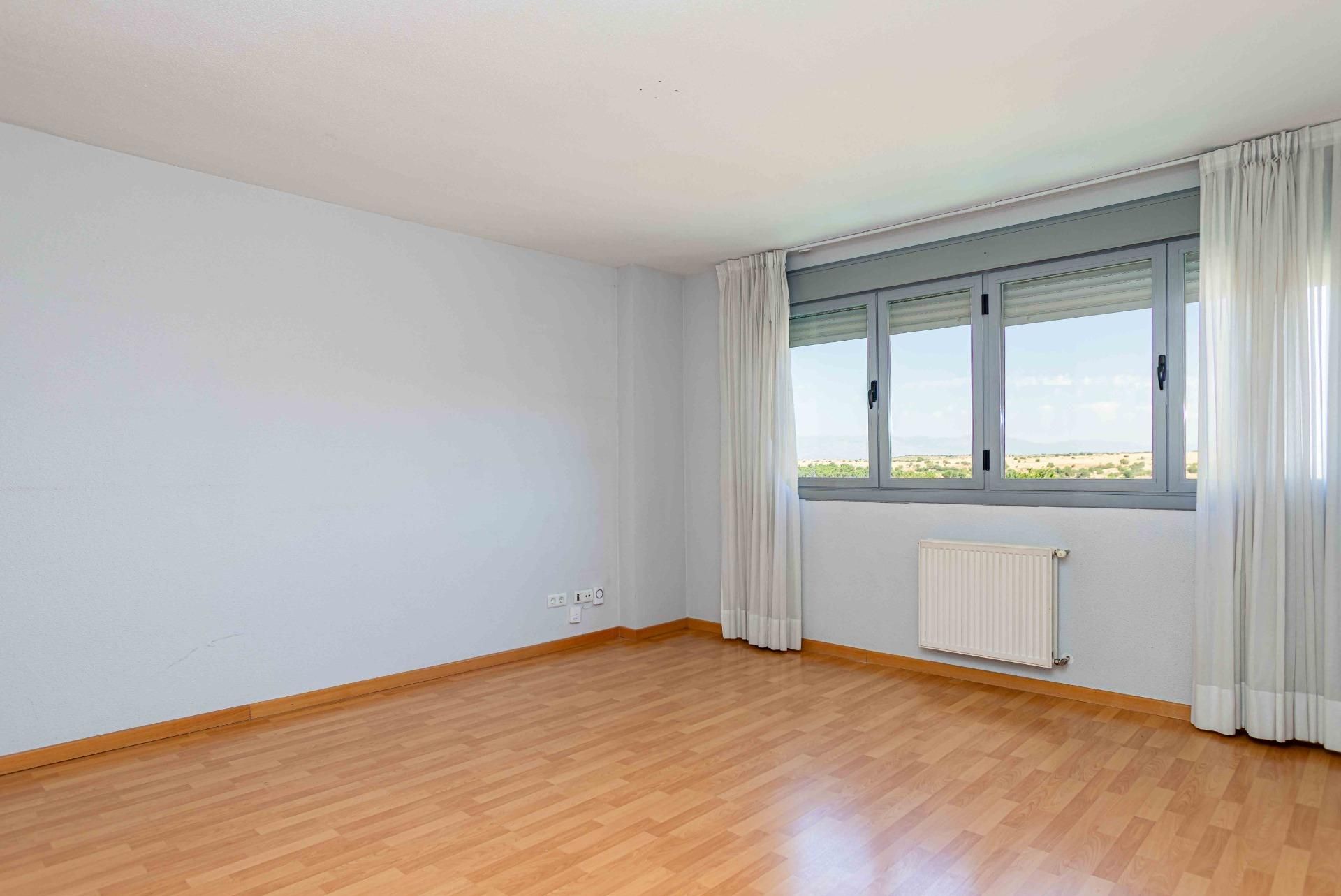 Bedroom of Flat for sale in  Madrid Capital  with Heating and Storage room