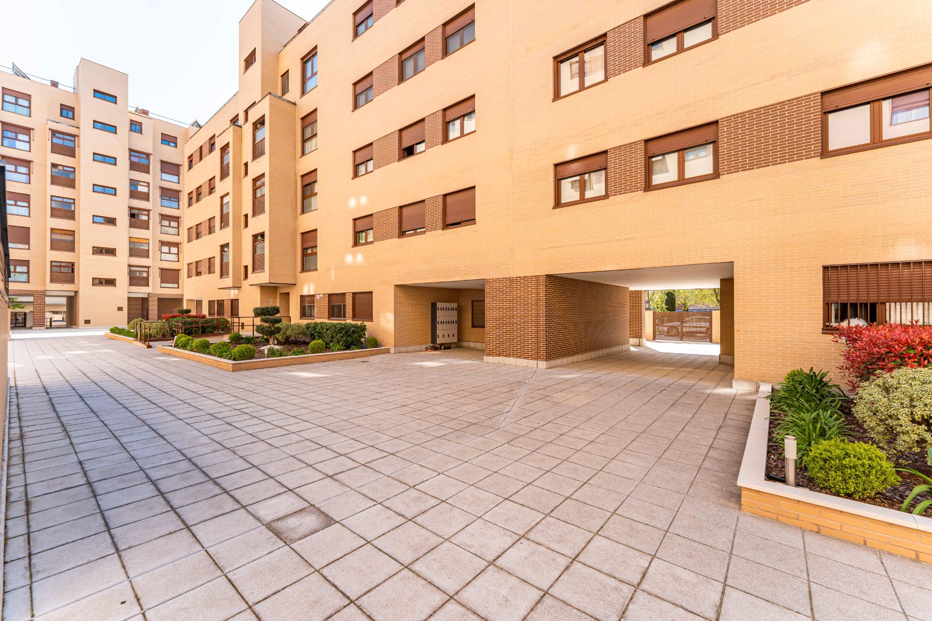 Vista exterior de Piso en venta en Móstoles con Aire acondicionado, Calefacción y Jardín privado