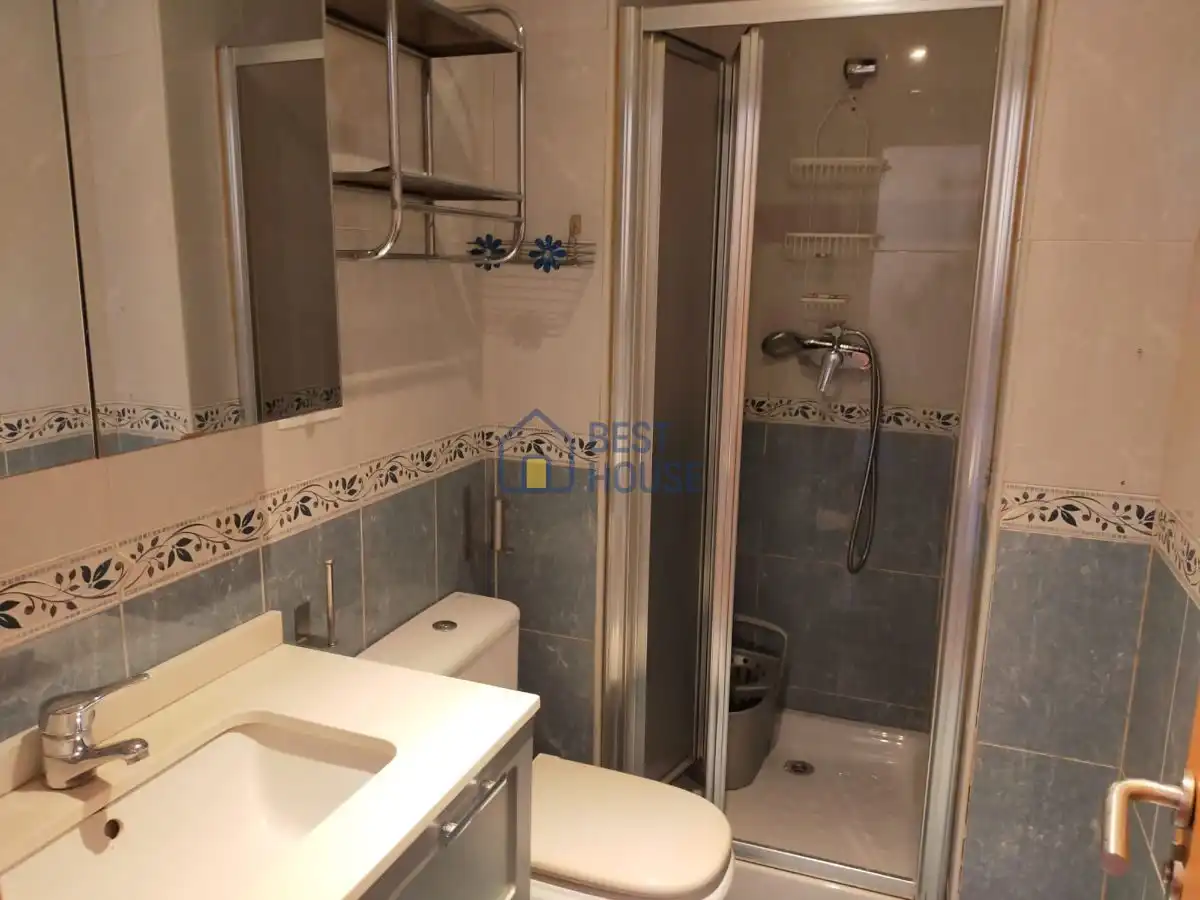Badezimmer von Wohnung zum Verkauf in León Capital  mit Heizung, Terrasse und Abstellraum