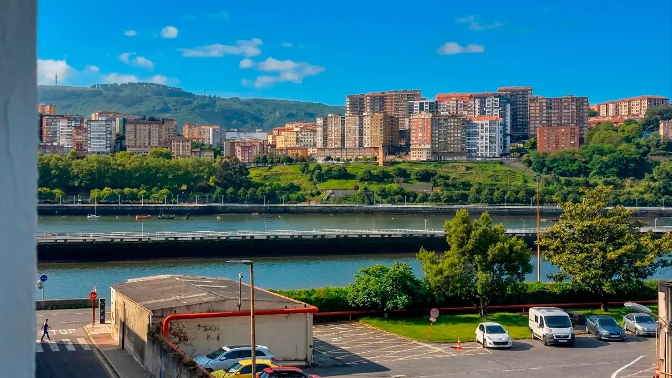 Vista exterior de Piso en venta en Leioa