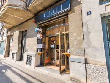 Local comercial en traspaso en Calle Bernat Boades 3