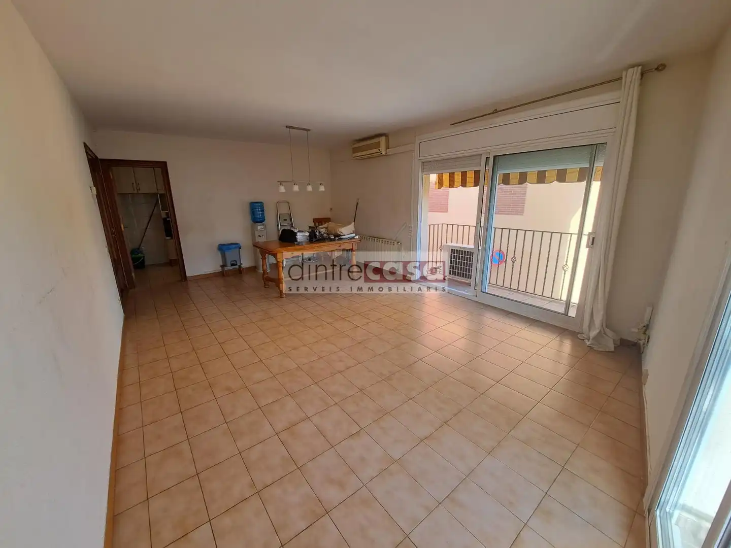 Wohnung zum Verkauf in Tordera mit Klimaanlage, Heizung und Ofen
