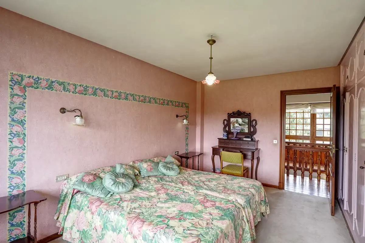 Dormitori de Casa o xalet en venda en Sada (A Coruña) amb Calefacció, Jardí privat i Parquet
