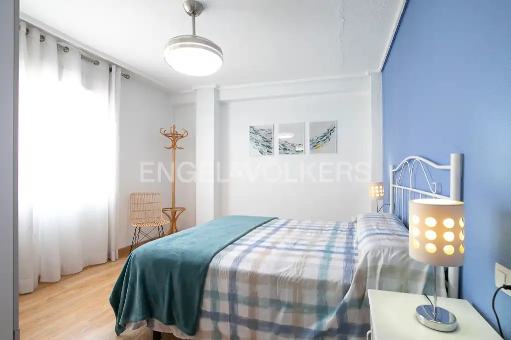 Bedroom of Flat for rent in Valencia  with Heating, Parquet flooring and Terrace