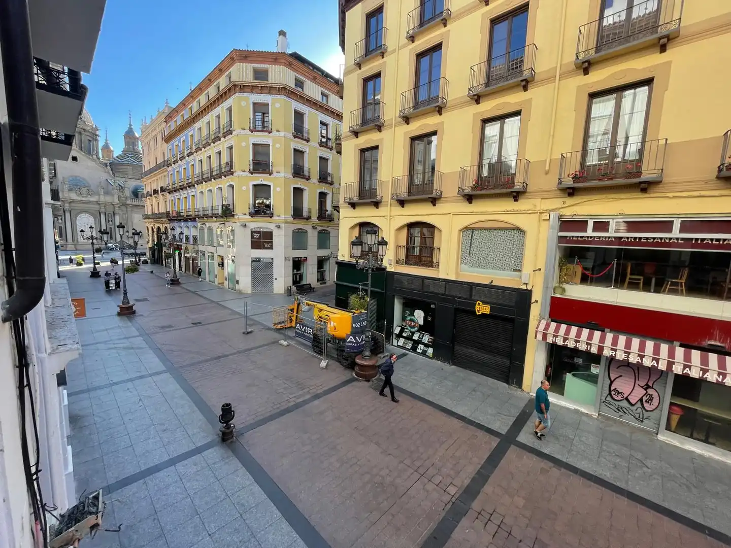 Außenansicht von Wohnungen zur Miete in Zaragoza mit Heizung und Waschmaschine