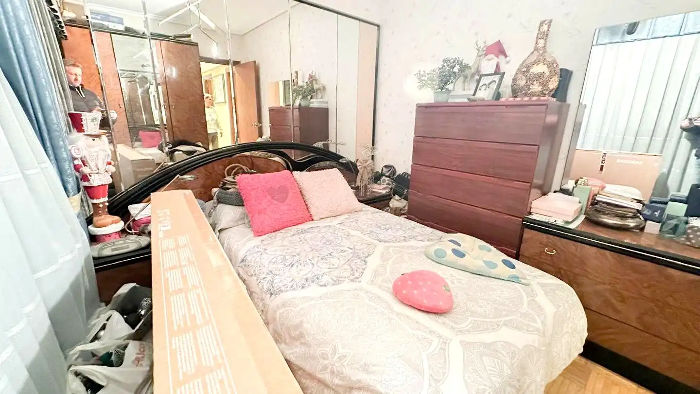 Habitación de Piso en venta en  Logroño con Calefacción, Trastero y Balcón