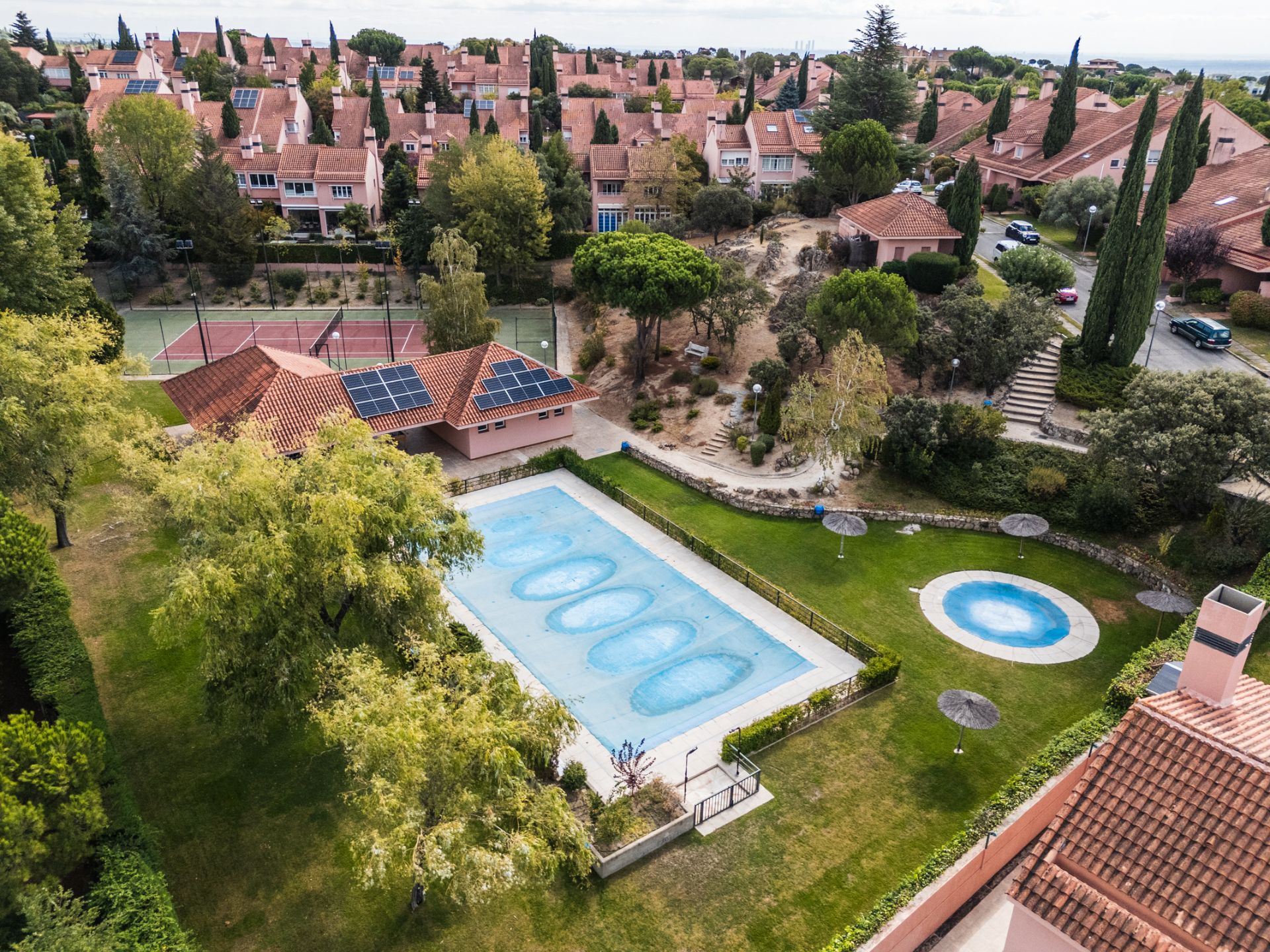 Swimming pool of Single-family semi-detached for sale in Torrelodones  with Air Conditioner, Heating and Private garden