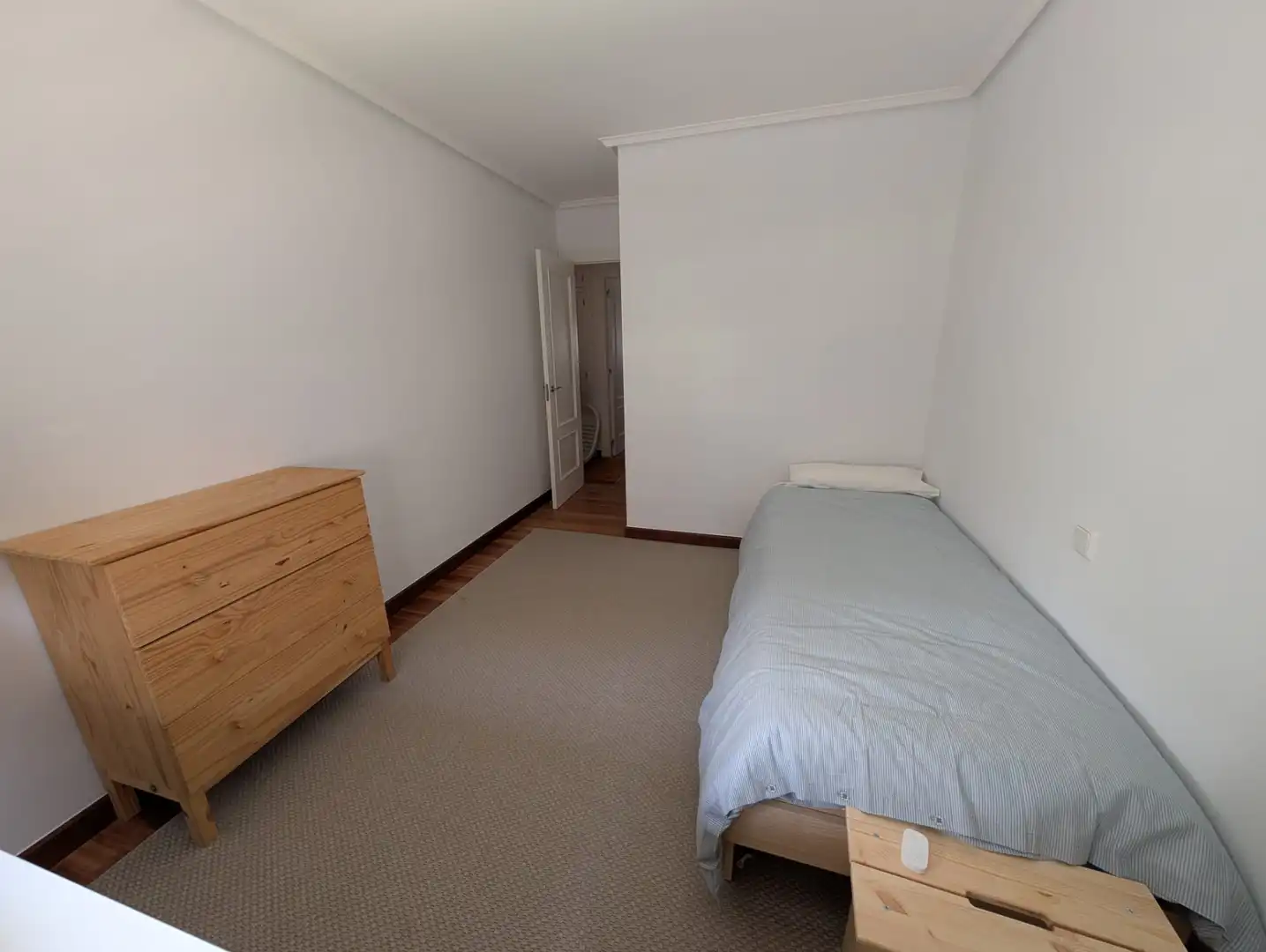 Flat for rent in Calle Arsenio Odriozola, Valdenoja