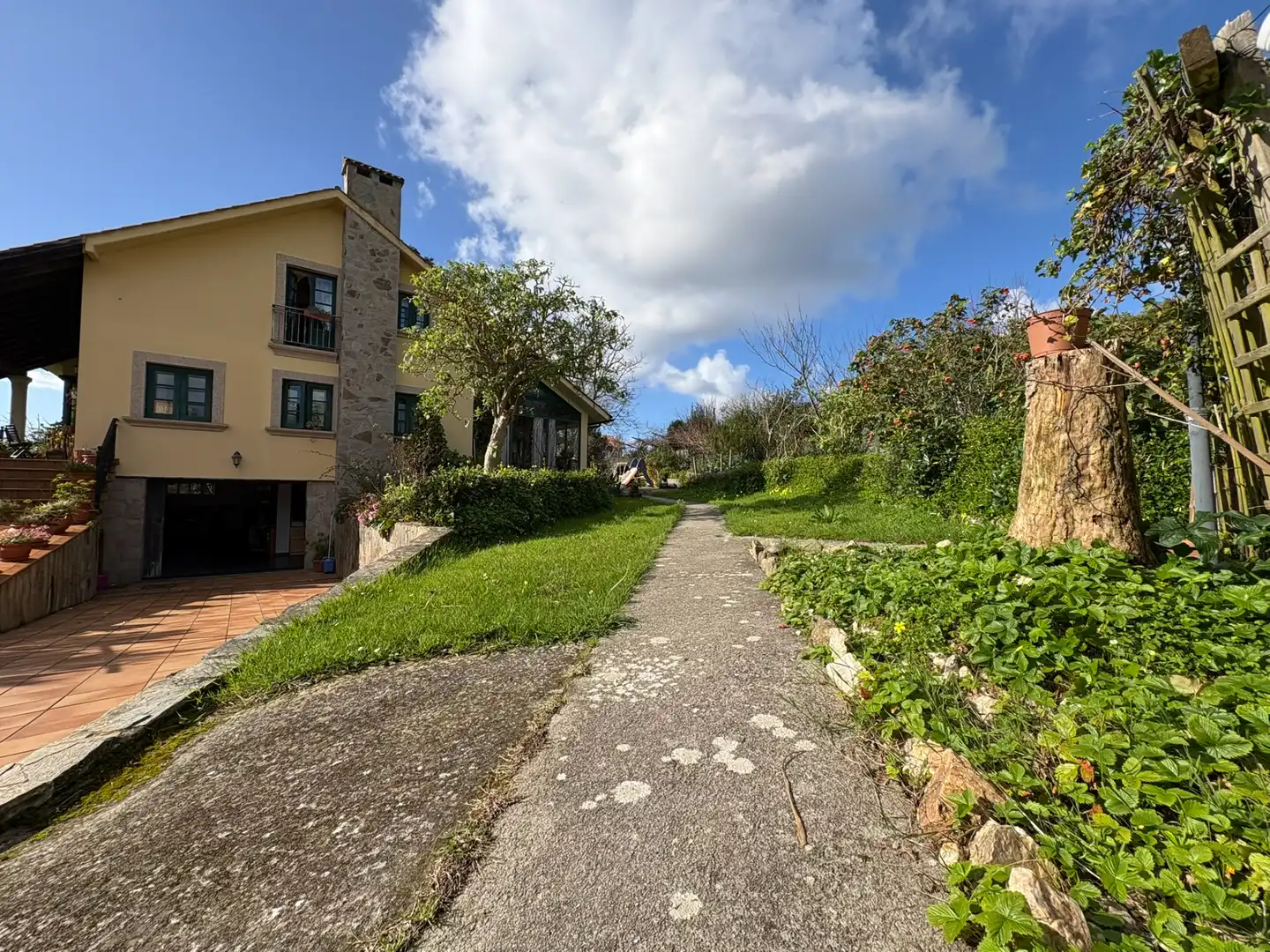 Vista exterior de Casa o chalet en venta en Narón con Calefacción, Jardín privado y Parquet