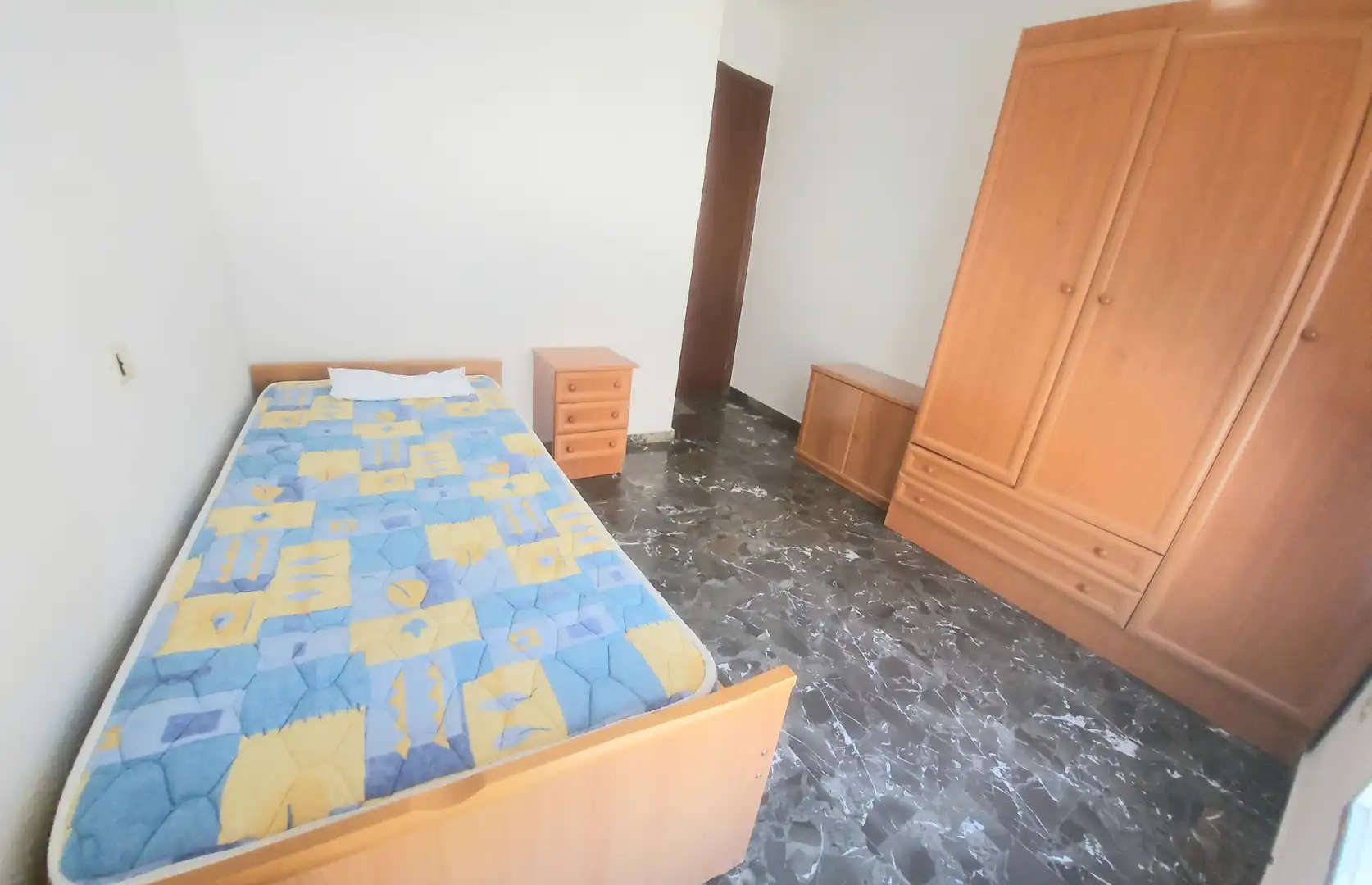Schlafzimmer von Wohnung zur Miete in Granada mit Klimaanlage, Heizung und Möbliert