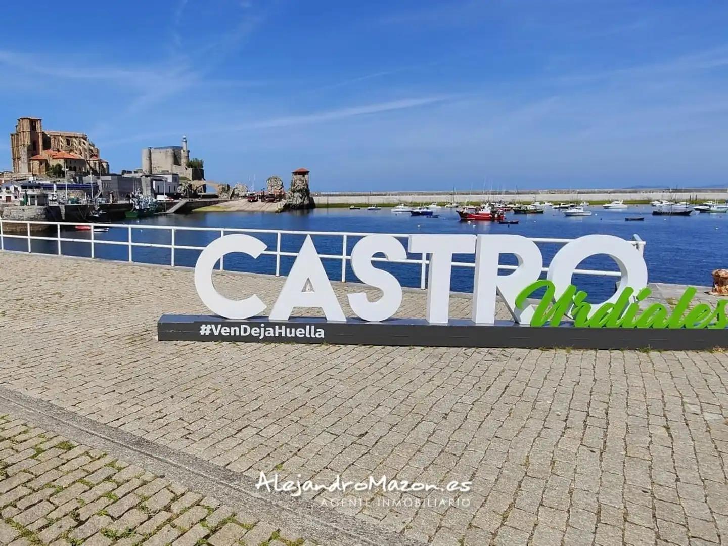 Ático en venta en Castro-Urdiales con Calefacción, Parquet y Terraza