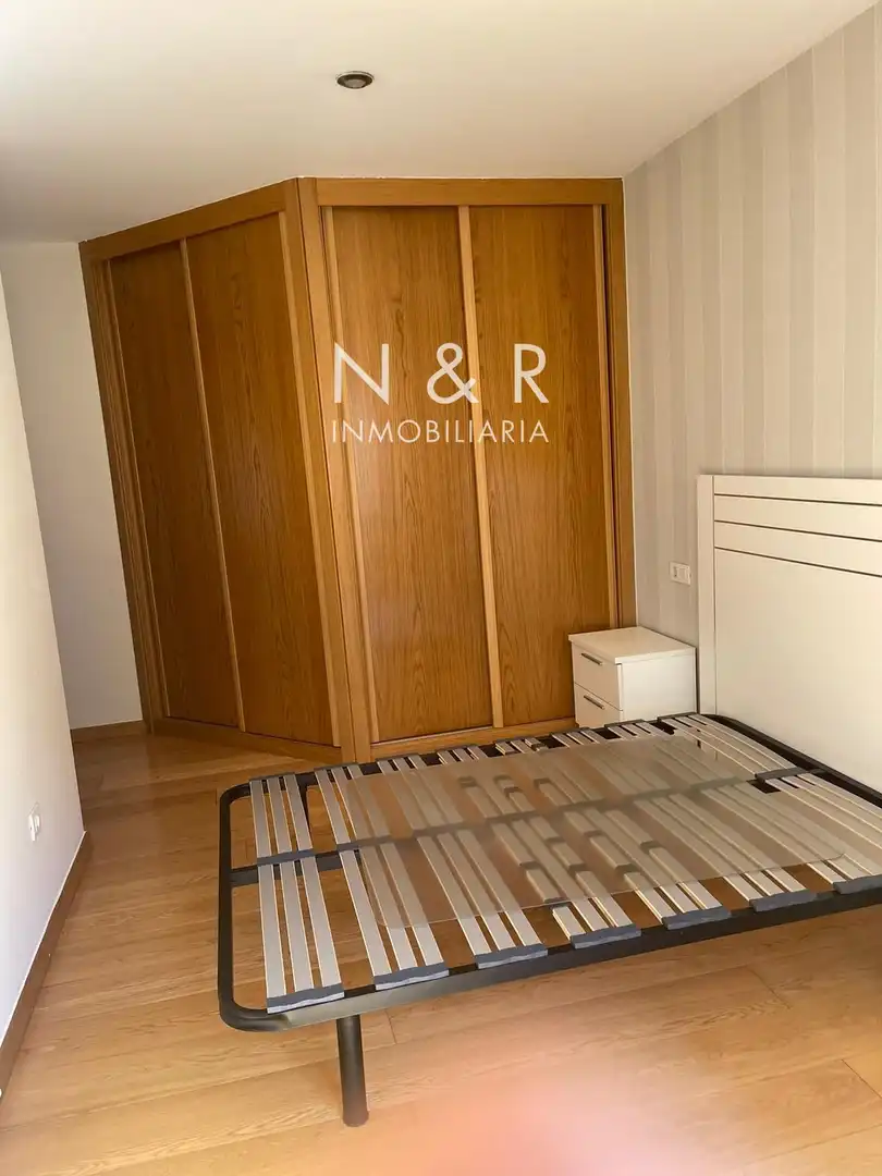 Bedroom of Flat for rent in Santiago de Compostela   with Heating, Terrace and Furnished
