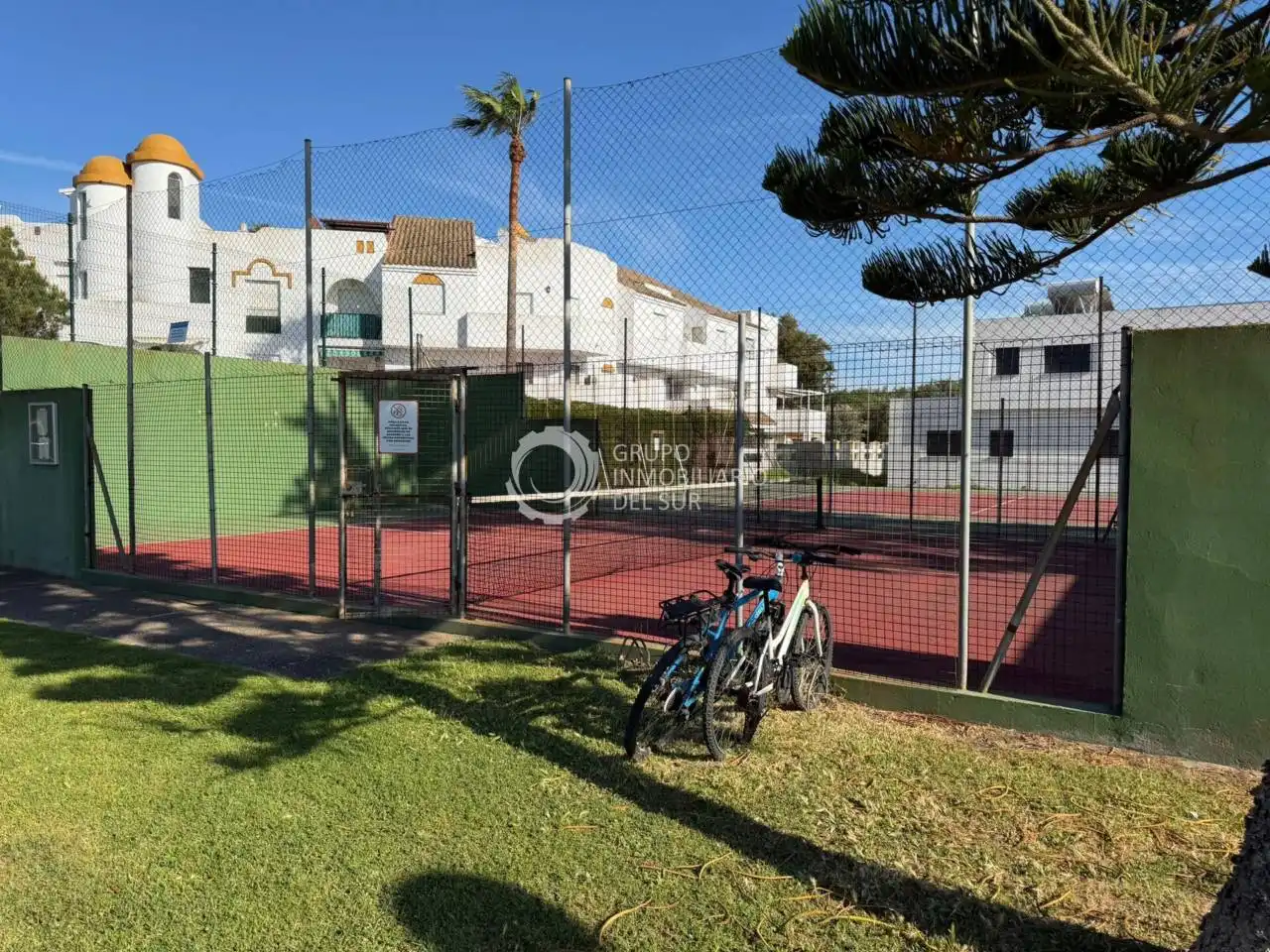 Vista exterior de Dúplex en venda en Los Gallos