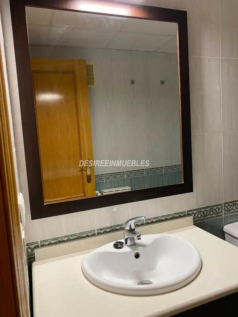 Bathroom of Flat for rent in Valencia  with Air Conditioner, Heating and Terrace