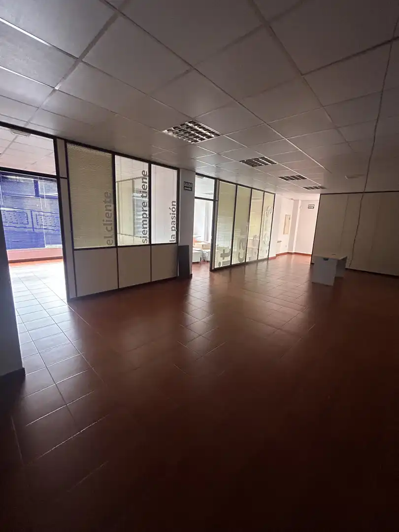 Oficina amb ascensor de lloguer a Calle Purita de la Riva, imagen 9
