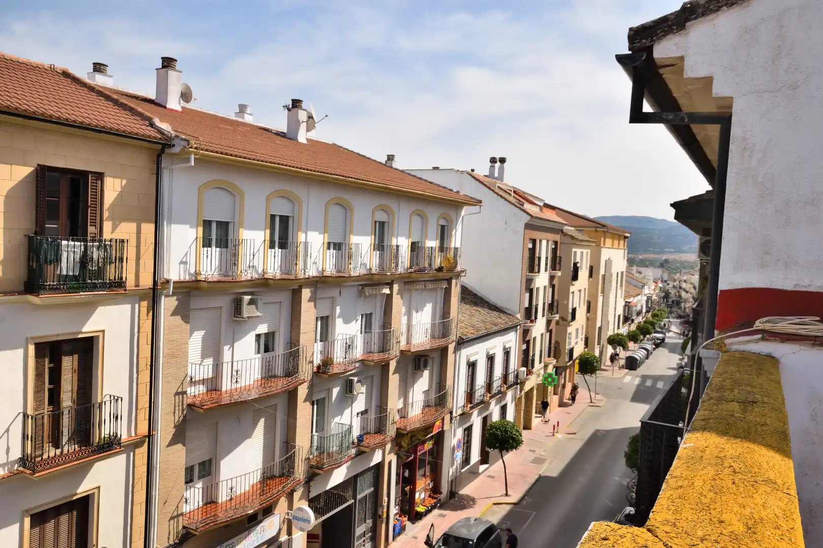 Vista exterior de Pis en venda en Ronda amb Terrassa i Balcó