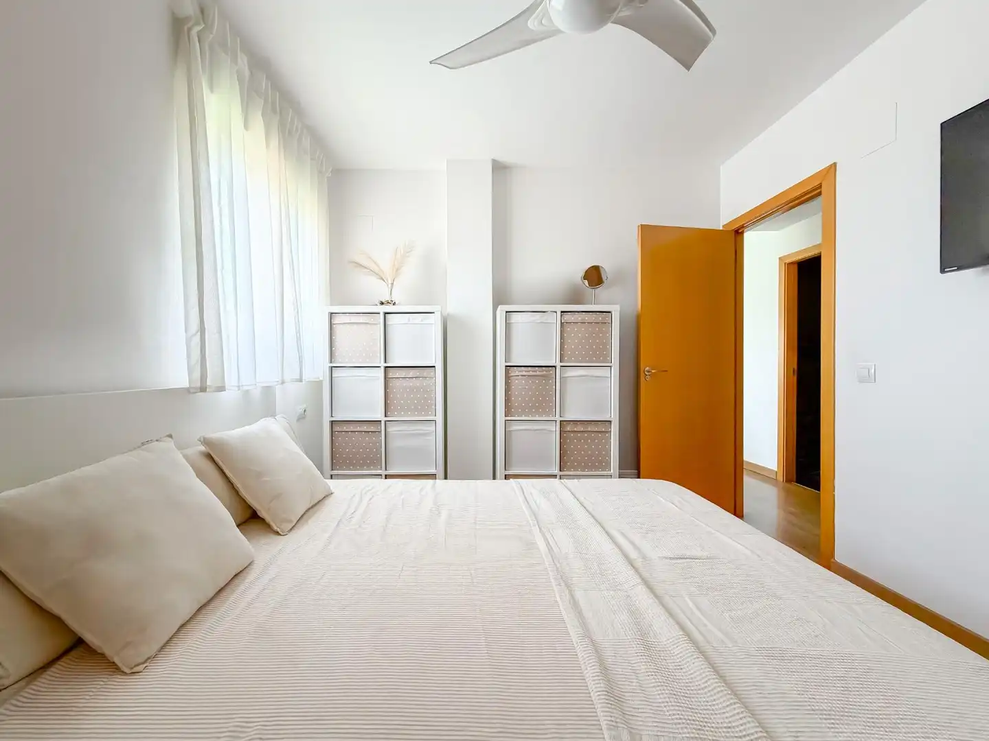 Schlafzimmer von Dachboden zum Verkauf in Museros mit Klimaanlage, Terrasse und Abstellraum