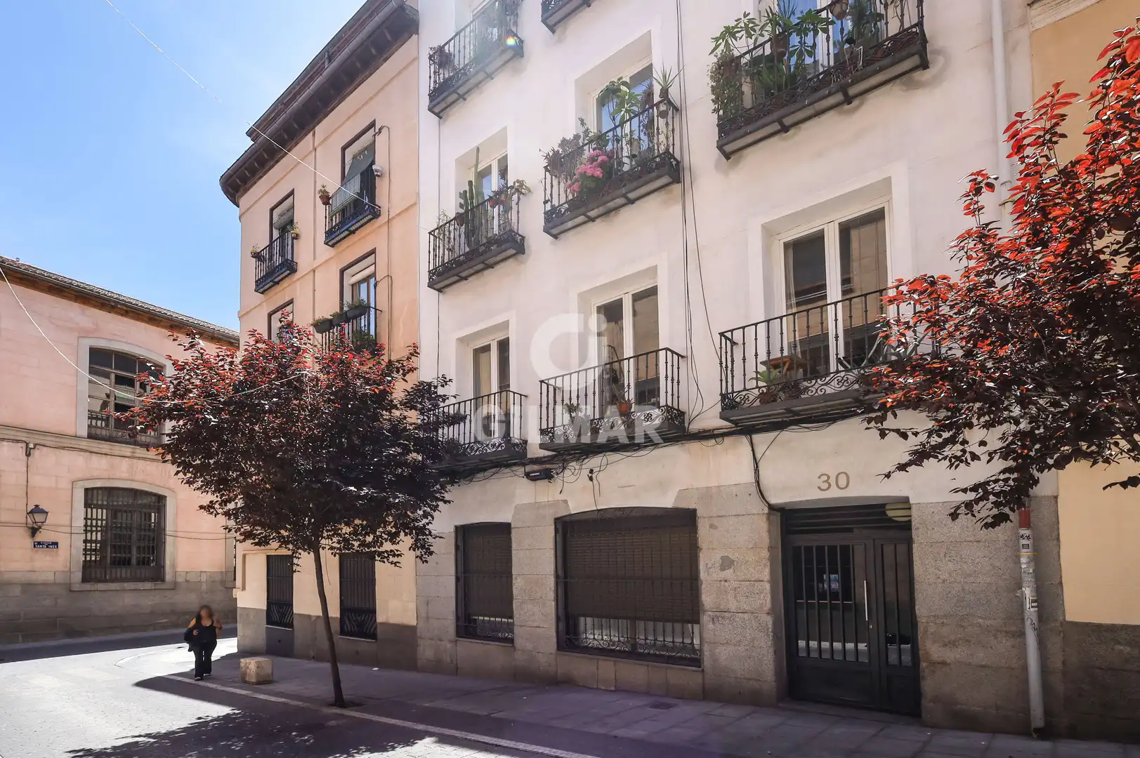 Vista exterior de Piso en venta en Madrid con Calefacción