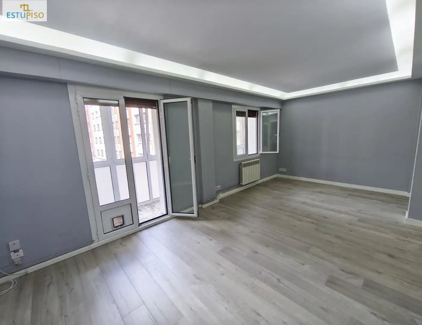 Sala de estar de Piso en venta en Vitoria - Gasteiz con Calefacción y Trastero