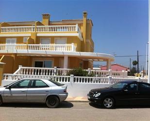 Außenansicht von Einfamilien-Reihenhaus zum verkauf in Cullera mit Klimaanlage, Terrasse und Schwimmbad