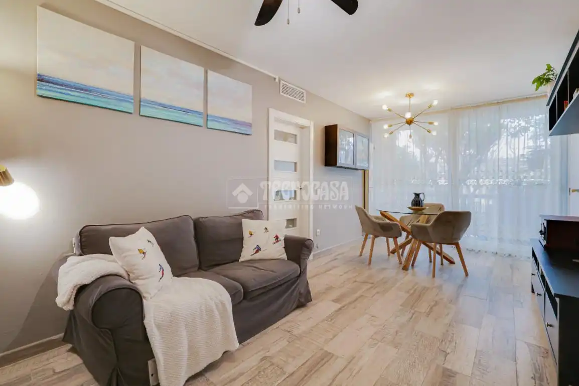 Living room of Flat for sale in Sant Feliu de Llobregat  with Balcony