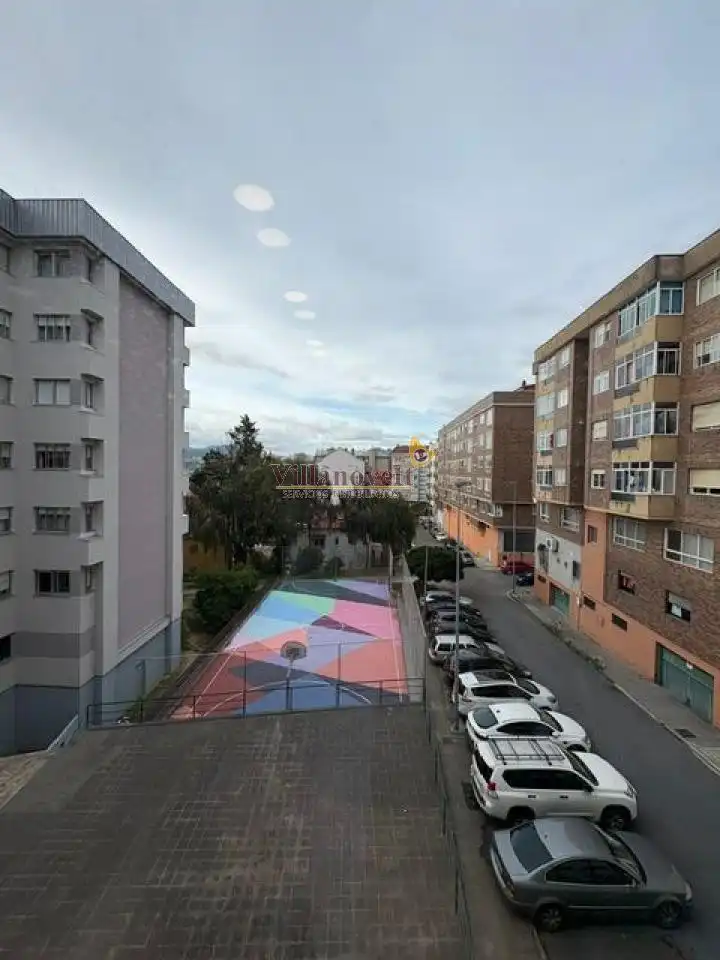 Vista exterior de Apartamento de alquiler en Vigo  con Calefacción, Parquet y Trastero