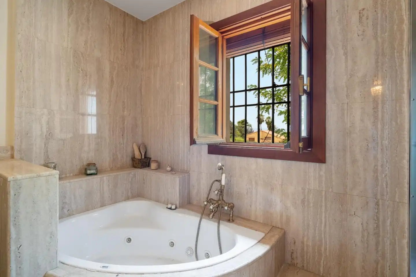 Baño de Casa o chalet en venta en Granada con Jardín privado, Terraza y Balcón