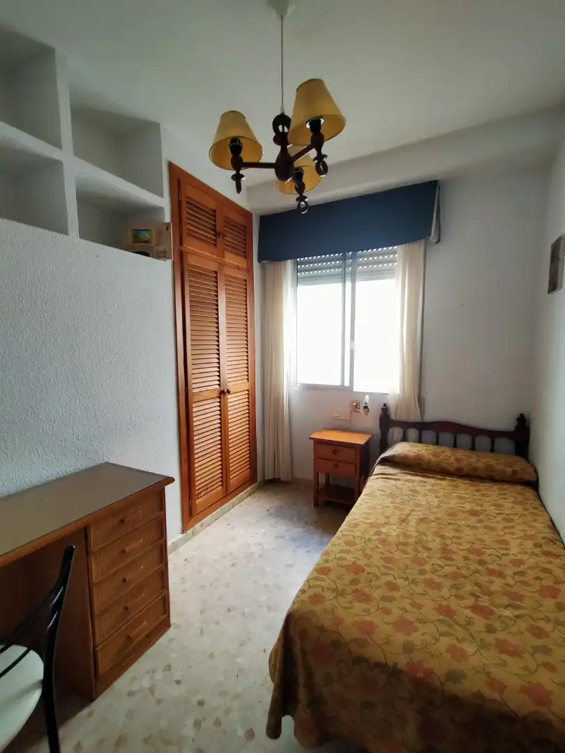 Habitación de Piso de alquiler en Huelva con Calefacción, Terraza y Amueblado