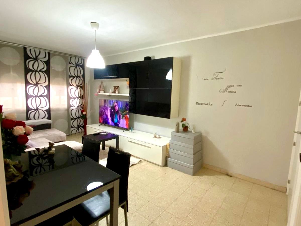 Sala d'estar de Pis en venda en Montcada i Reixac amb Aire condicionat, Moblat i Forn
