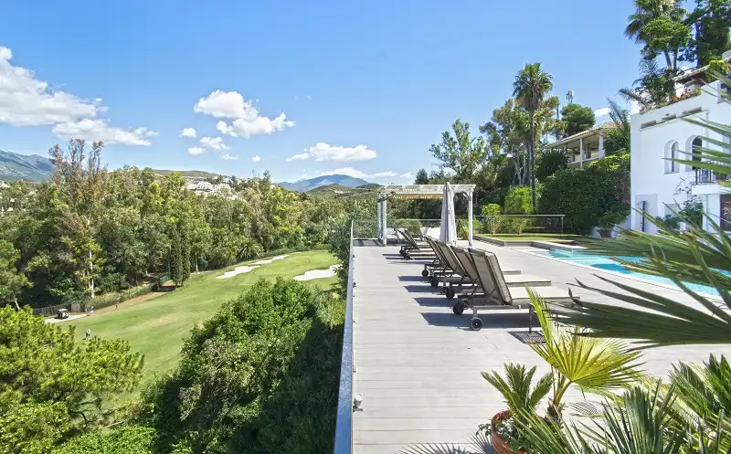 Detached house with pool for sale in Nueva Andalucía, imagen 10