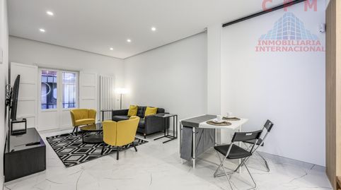 Foto 4 de Piso de alquiler en Cortes - Huertas, Madrid Capital
